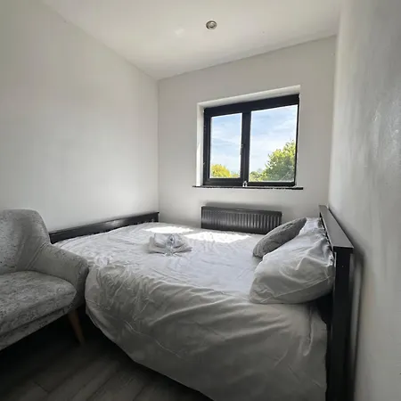Four Bedrooms And Two Bathrooms Up To Nine People Alloggio in famiglia Birmingham