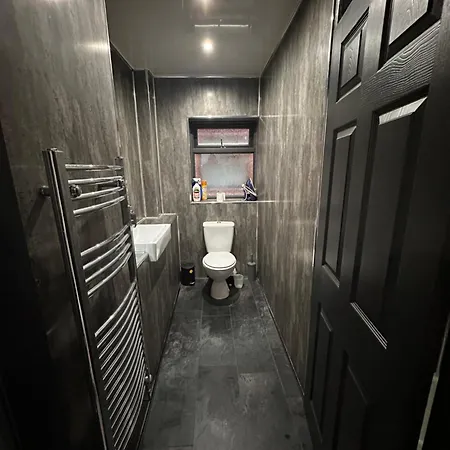 Four Bedrooms And Two Bathrooms Up To Nine People Alloggio in famiglia Birmingham