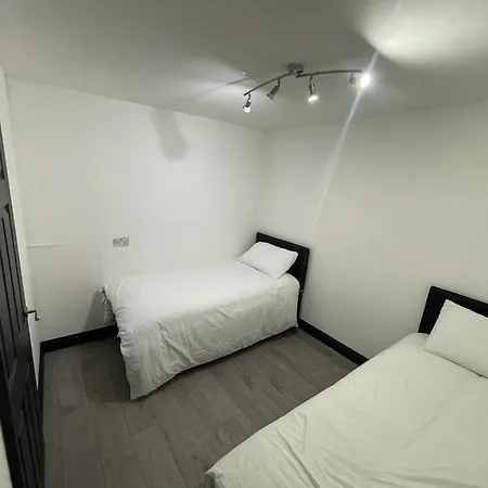 Four Bedrooms And Two Bathrooms Up To Nine People Alloggio in famiglia *